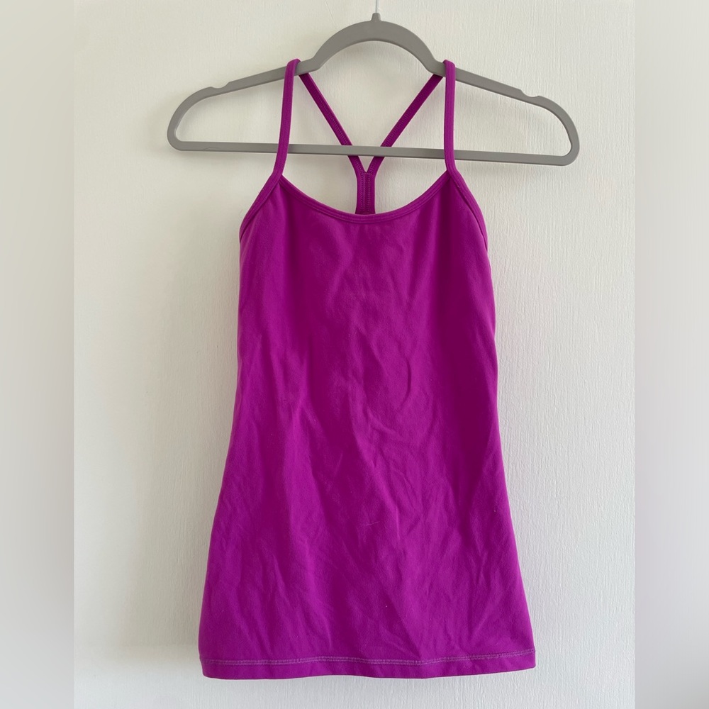 Bundle of 2 Lululemon tanks sz 2/4